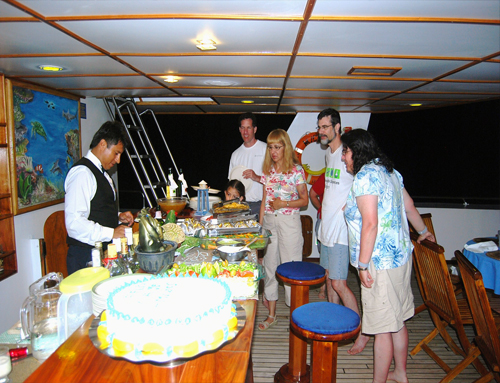 anahi galapagos catamaran