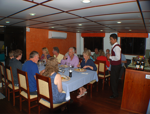 anahi galapagos catamaran